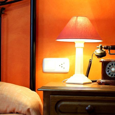 Hotel Rural Hojaranzos Tejeda Del Tietar ภายนอก รูปภาพ