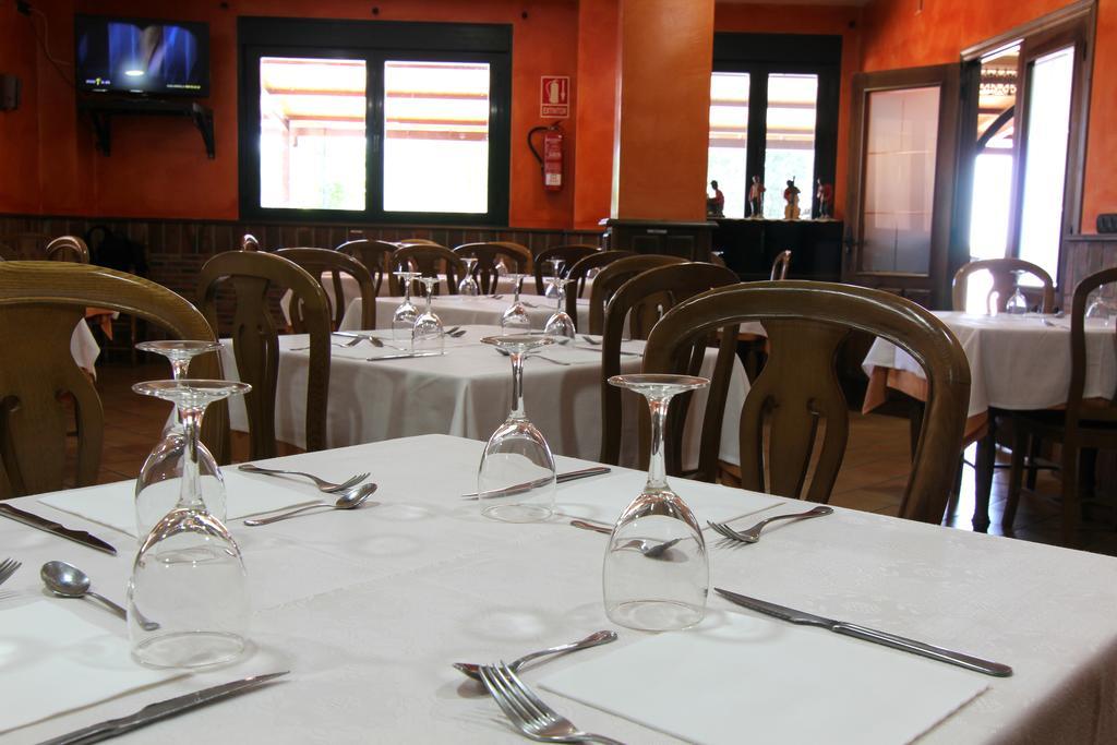 Hotel Rural Hojaranzos Tejeda Del Tietar ภายนอก รูปภาพ