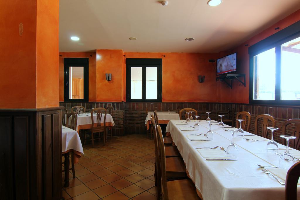 Hotel Rural Hojaranzos Tejeda Del Tietar ภายนอก รูปภาพ