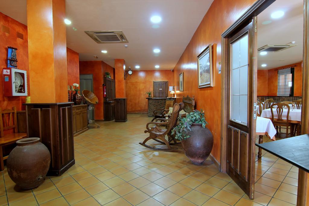 Hotel Rural Hojaranzos Tejeda Del Tietar ภายนอก รูปภาพ