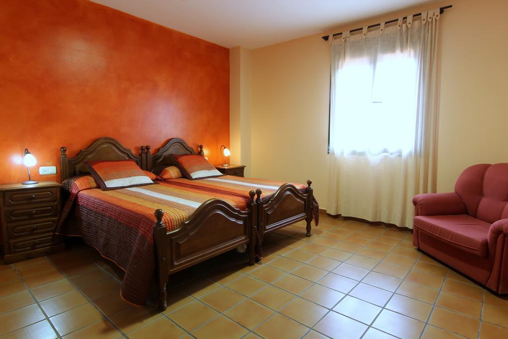 Hotel Rural Hojaranzos Tejeda Del Tietar ภายนอก รูปภาพ