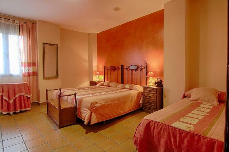 Hotel Rural Hojaranzos Tejeda Del Tietar ภายนอก รูปภาพ